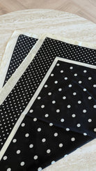 Foulard carré à pois noir DS.Sélection