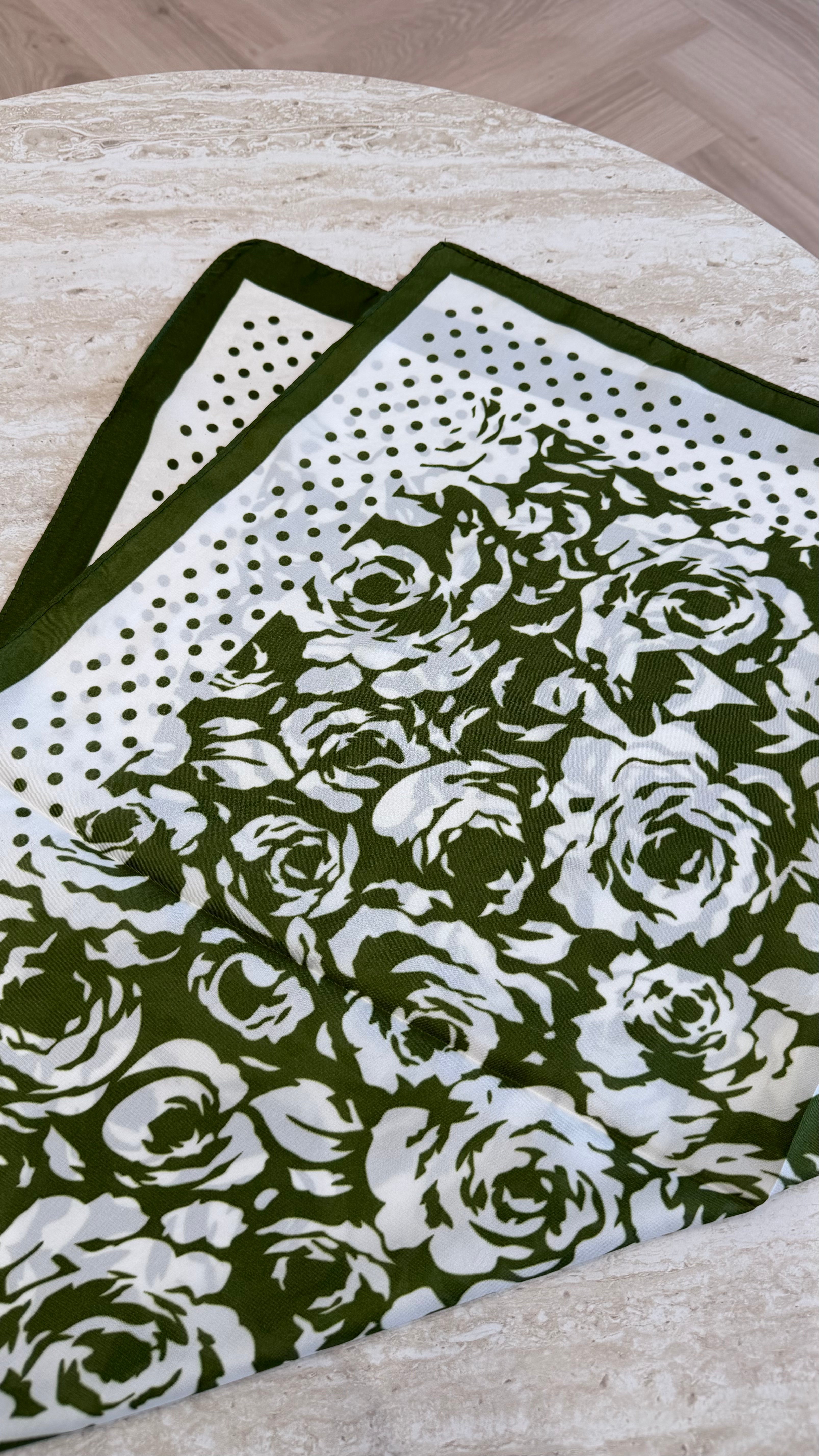 Foulard carré kaki DS.Sélection