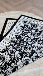 Foulard carré noir et blanc DS.Sélection