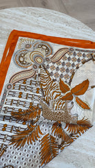Foulard carré orange DS.Sélection