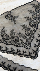 Foulard triangle à dentelle noir DS.Sélection